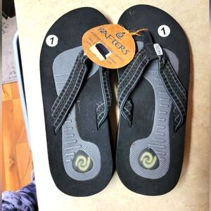 Rafters boys size 1 flip flops never been worn
